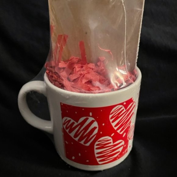 1993 Heart Mug Set Red White Squiggle Hearts Design White Mug Pad Pencil NWOT - Picture 5 of 7